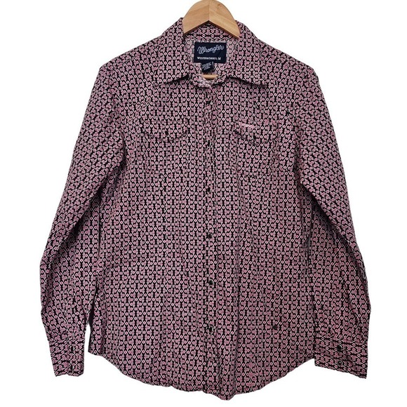Wrangler Breast Cancer Button Up Blouse Womens Size Medium Pink Pearl Snaps - Picture 1 of 10